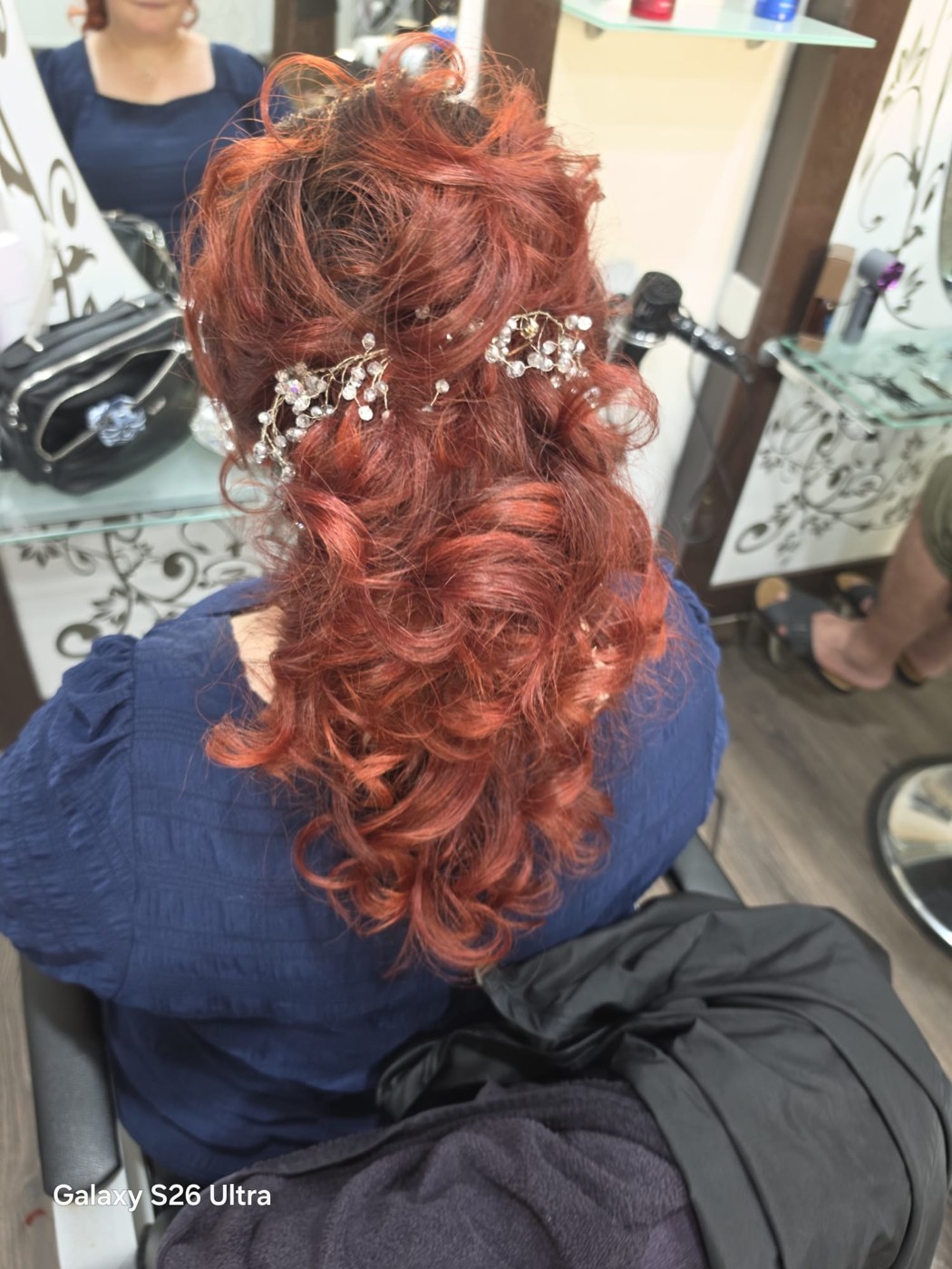 Hochsteckfrisur mit Haarschmuck
